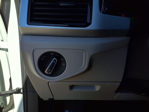 Certified 2022 Volkswagen Atlas SE w/ Panoramic Sunroof Package image 15