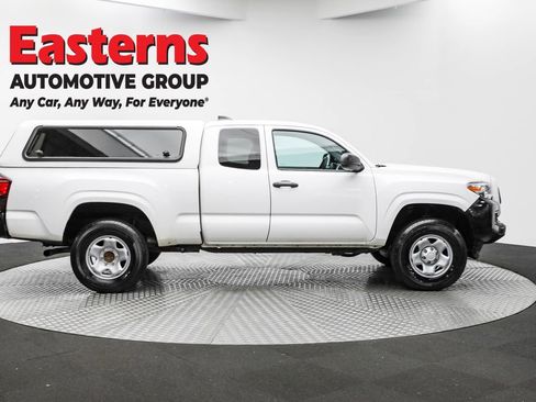 Used 2020 Toyota Tacoma SR image 4
