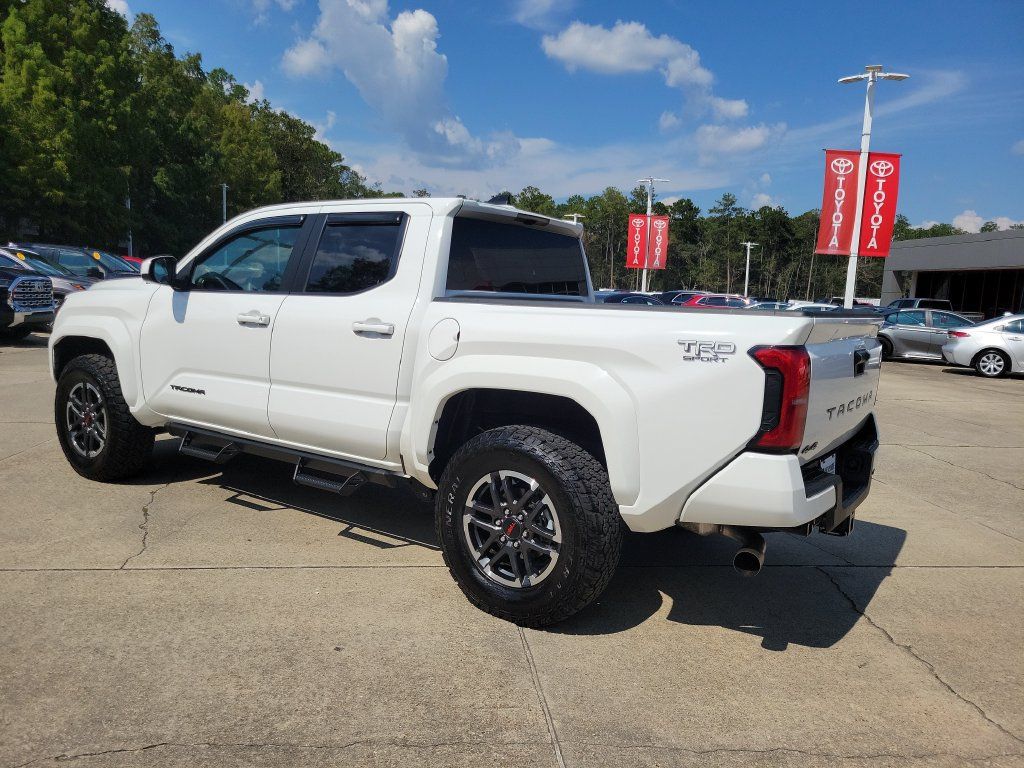 Used 2024 Toyota Tacoma TRD Sport AWD/4WD image 3