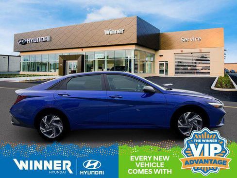 New 2025 Hyundai Elantra SEL image 10