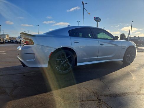 Used 2020 Dodge Charger R/T w/ Blacktop Package image 5