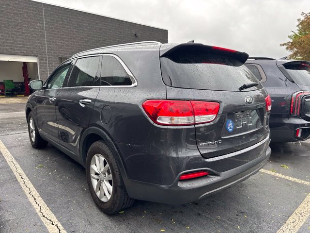 Used 2016 Kia Sorento FWD image 2