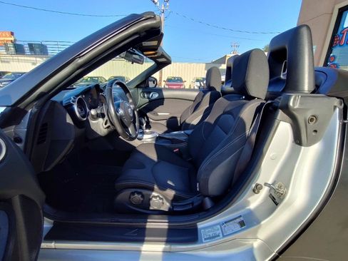 Used 2015 Nissan 370Z Roadster RWD image 16