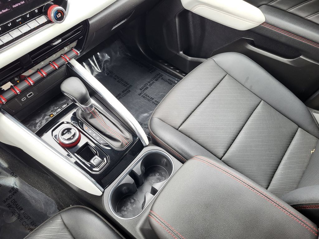 Used 2024 GMC Canyon AT4X AWD/4WD image 15