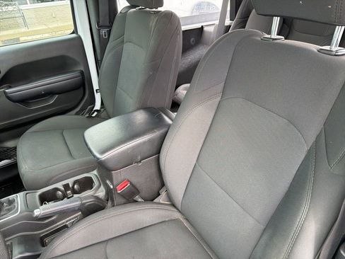 Used 2021 Jeep Wrangler Sport AWD/4WD image 9