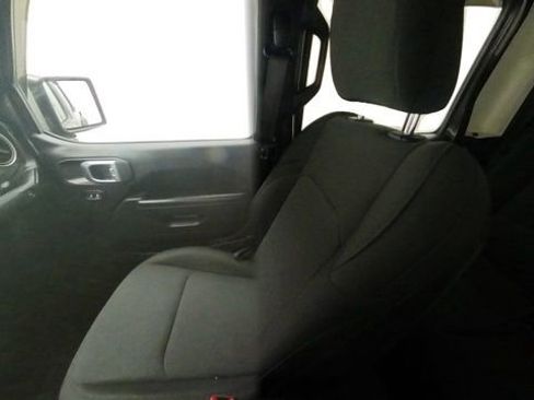 Used 2020 Jeep Gladiator Sport w/ Quick Order Package 23S AWD/4WD image 9