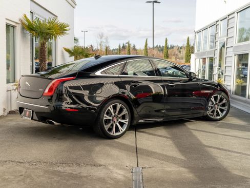 Used 2015 Jaguar XJ RWD image 7
