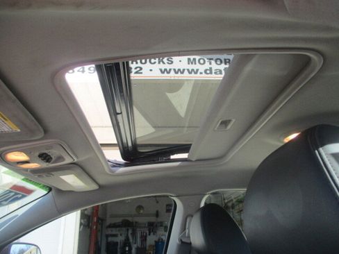 Used 2010 Chevrolet Malibu LT image 10