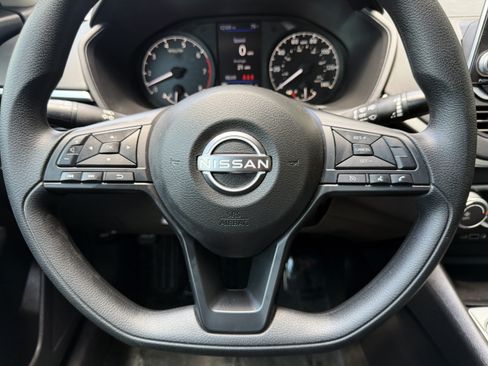 Used 2025 Nissan Altima 2.5 S FWD image 59