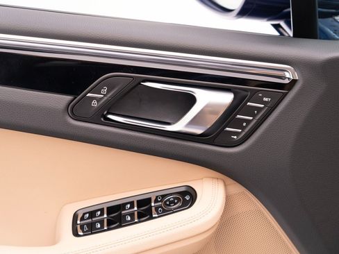 Certified 2026 Porsche Macan AWD/4WD image 22
