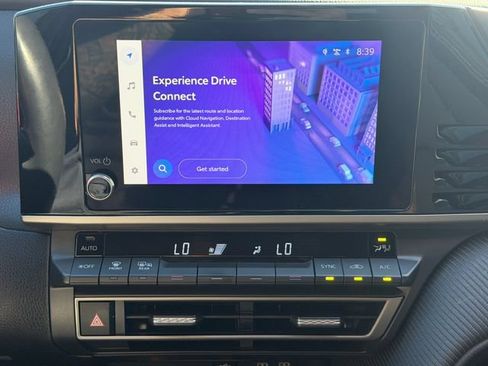 Used 2025 Toyota Camry SE FWD image 14
