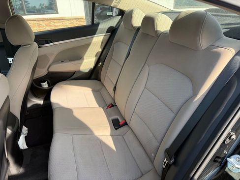 Used 2019 Hyundai Elantra SEL image 4
