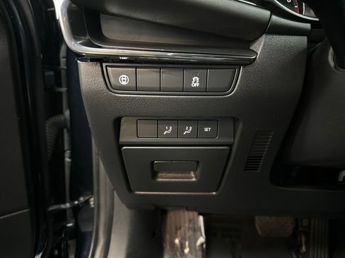 Used 2019 MAZDA MAZDA3 AWD Hatchback w/ Premium Pkg image 33