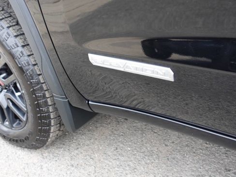 Used 2022 GMC Sierra 1500 Elevation image 10