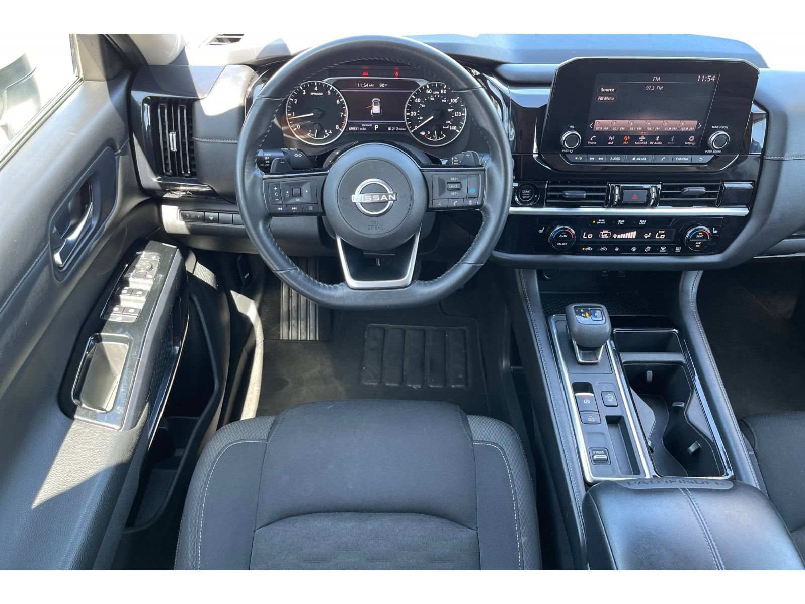 Used 2022 Nissan Pathfinder SV FWD image 17