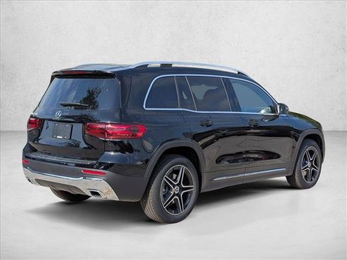 Used 2026 Mercedes-Benz GLB 250 image 2