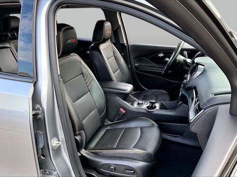 Used 2024 GMC Terrain AT4 w/ Tech Package AWD/4WD image 9