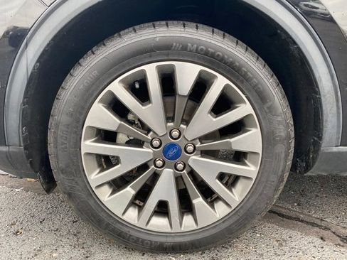 Used 2020 Ford Escape Titanium image 22