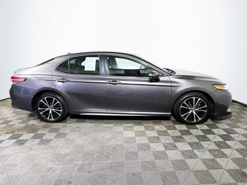 Used 2019 Toyota Camry SE FWD image 8
