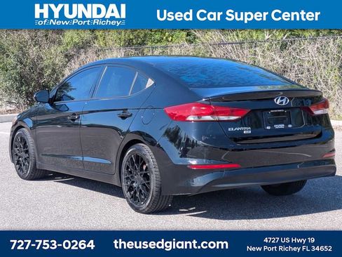 Used 2018 Hyundai Elantra SE FWD image 3