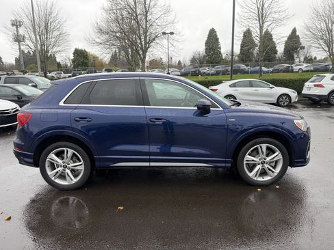 Used 2021 Audi Q3 2.0T Premium Plus w/ Premium Plus Package image 9
