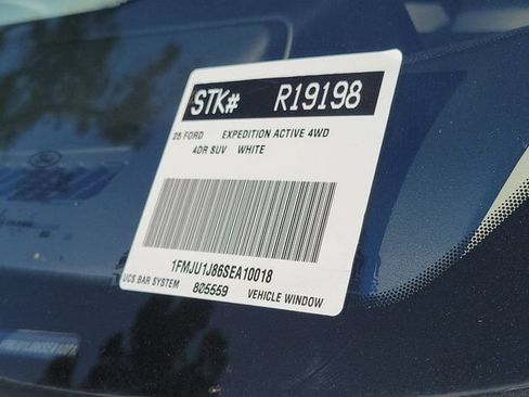 Certified 2025 Ford Expedition Active AWD/4WD image 32