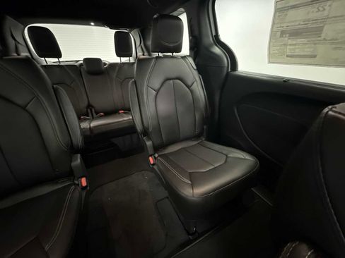 New 2026 Chrysler Pacifica Select FWD image 14