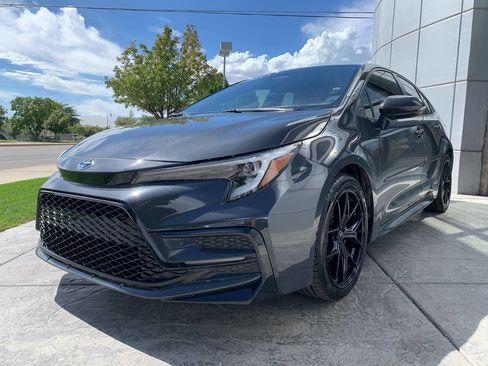 Used 2023 Toyota Corolla SE 4dr Sedan image 3