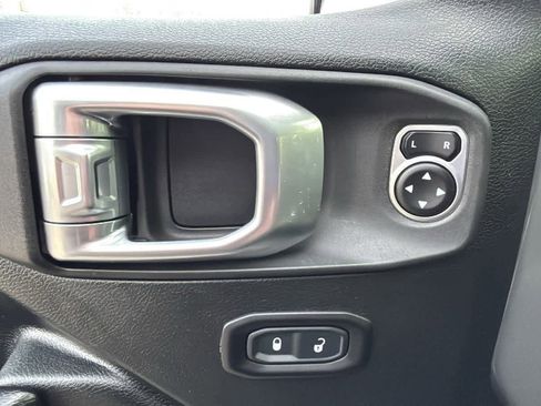Used 2020 Jeep Wrangler Sport image 23