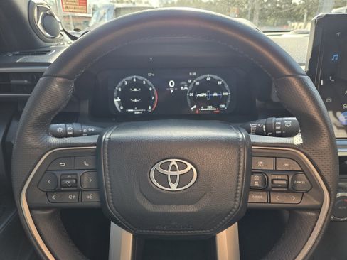 Used 2025 Toyota 4Runner TRD Off-Road Premium image 25