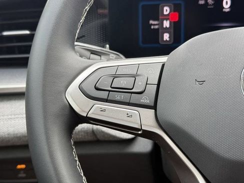 Used 2025 Volkswagen Tiguan S image 10