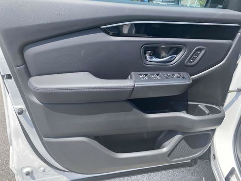 New 2025 Honda Pilot EX-L image 18