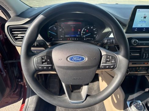 Used 2021 Ford Escape SE image 13