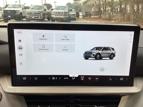 Used 2025 Ford Explorer Active w/ Active Comfort Package image 57