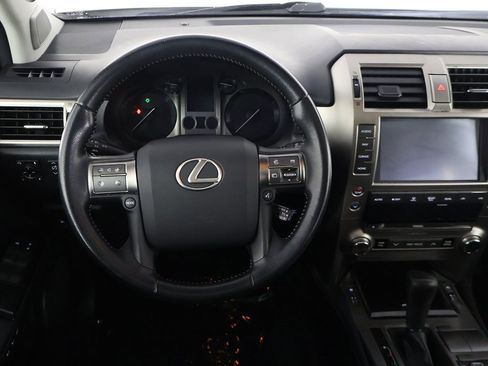 Used 2018 Lexus GX 460 image 39