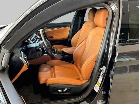 Used 2021 BMW 530i w/ M Sport Package RWD image 7