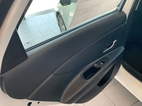 New 2026 Hyundai Elantra SE FWD image 11