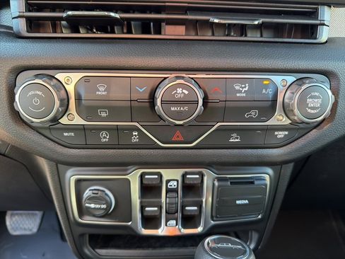 New 2026 Jeep Gladiator Sport image 32