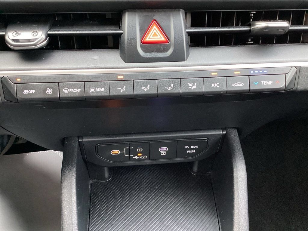 Used 2025 Kia K4 FWD image 17