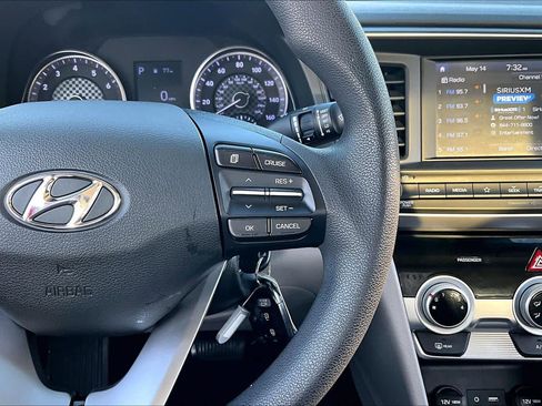 Used 2019 Hyundai Elantra SEL FWD image 24