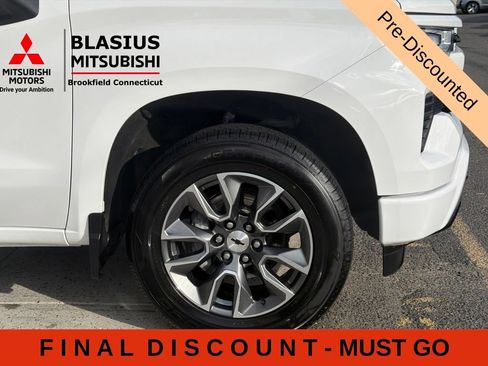 Used 2025 Chevrolet Silverado 1500 RST AWD/4WD image 3