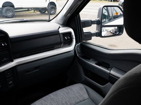 Used 2024 Ford F350 XLT image 10