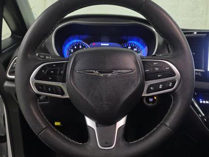 Used 2025 Chrysler Pacifica Select