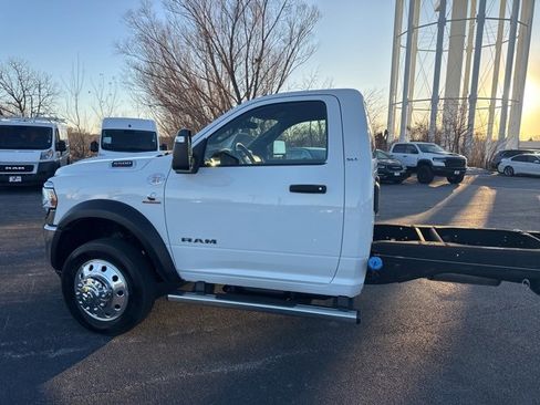 Used 2024 RAM 5500 SLT w/ Quick Order Package 2YG SLT image 3