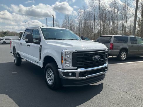 New 2026 Ford F250 XL image 3
