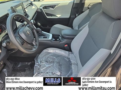 Used 2020 Toyota RAV4 XLE AWD/4WD image 13