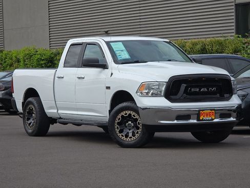 Used 2018 RAM 1500 Classic SLT AWD/4WD image 2