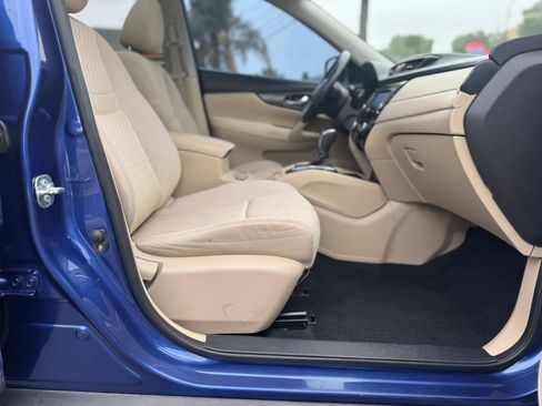 Used 2019 Nissan Rogue SV w/ Sun & Sound Touring Package FWD image 25