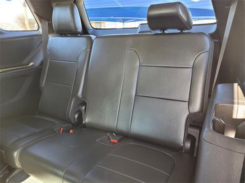 Used 2021 Chevrolet Traverse RS image 4