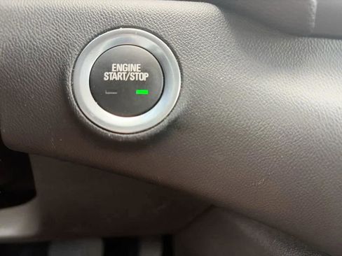 Used 2024 GMC Terrain SLT AWD/4WD image 25